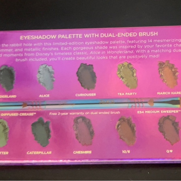 Disney Alice Wonderland Limited Edition Eye Shadow Pallet. - Picture 3 of 4